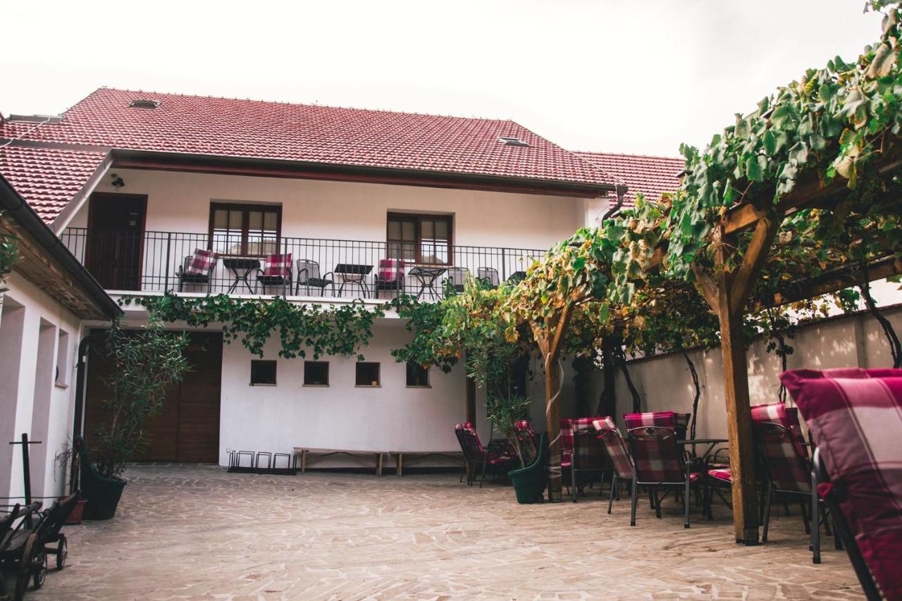 Alva Pension 2 Mikulov Exterior foto